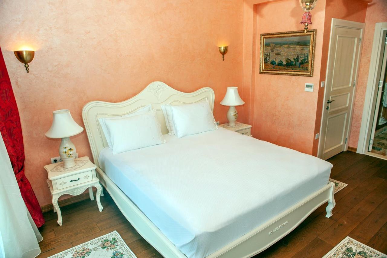 Swan Lake Hotel - Adult Only Selimiye  Esterno foto