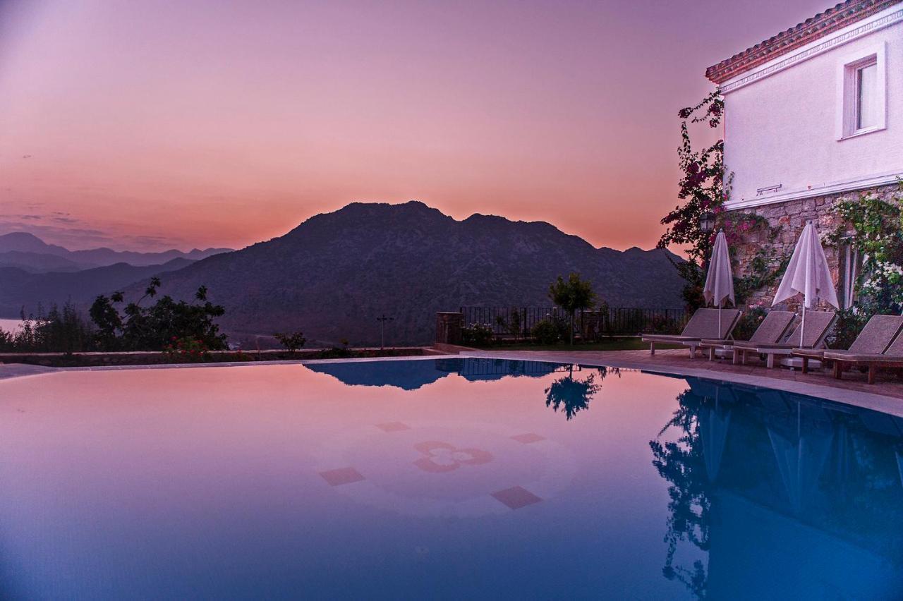Swan Lake Hotel - Adult Only Selimiye  Esterno foto